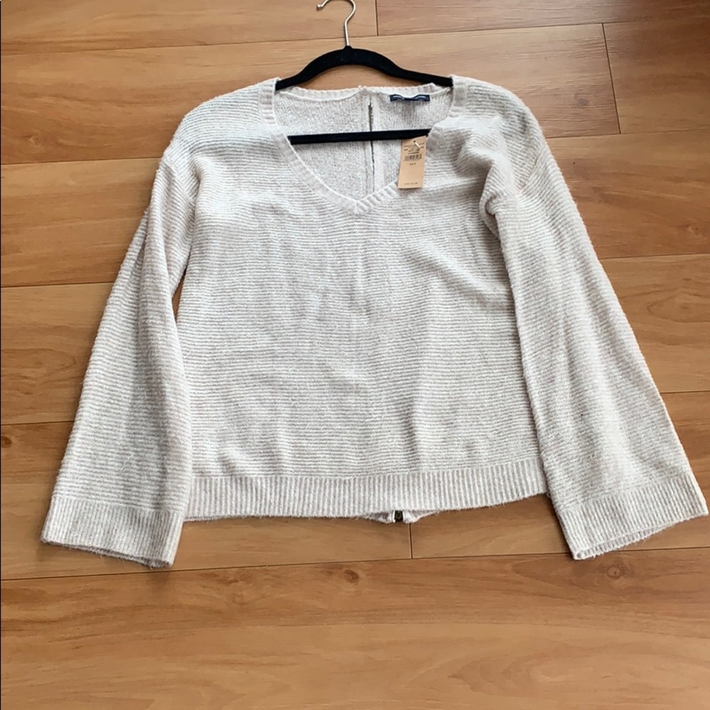 NWT AEO cream v neck sweater